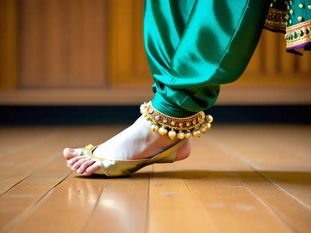 Los ágiles pies de una bailarina de Kathak con ghungroo muestran la huella del Flamenco en Kathak con su energía y precisión en el escenario de madera