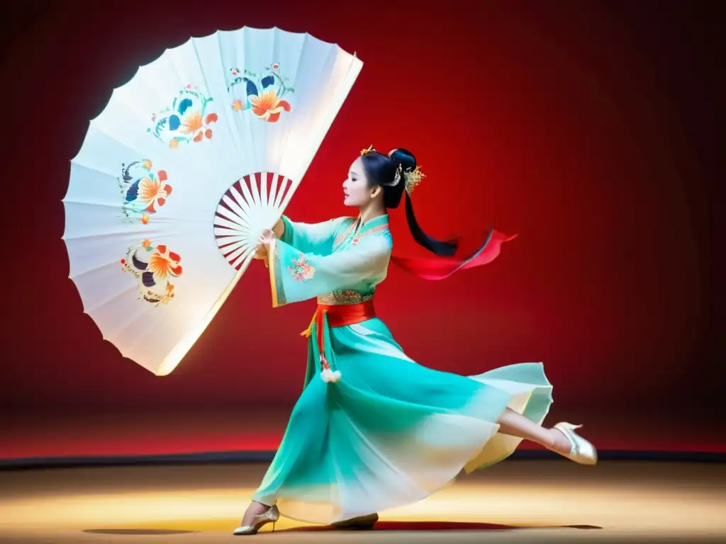 Una bailarina china realiza la Danza del Ventilador con gracia y precisión, su traje vibrante y abanico crean un espectáculo visual impresionante