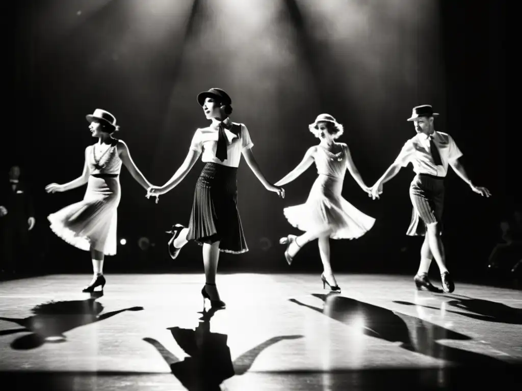 Grupo de bailarines de claqué en escenario oscuro, capturando la esencia de la historia y técnicas de claqué internacional