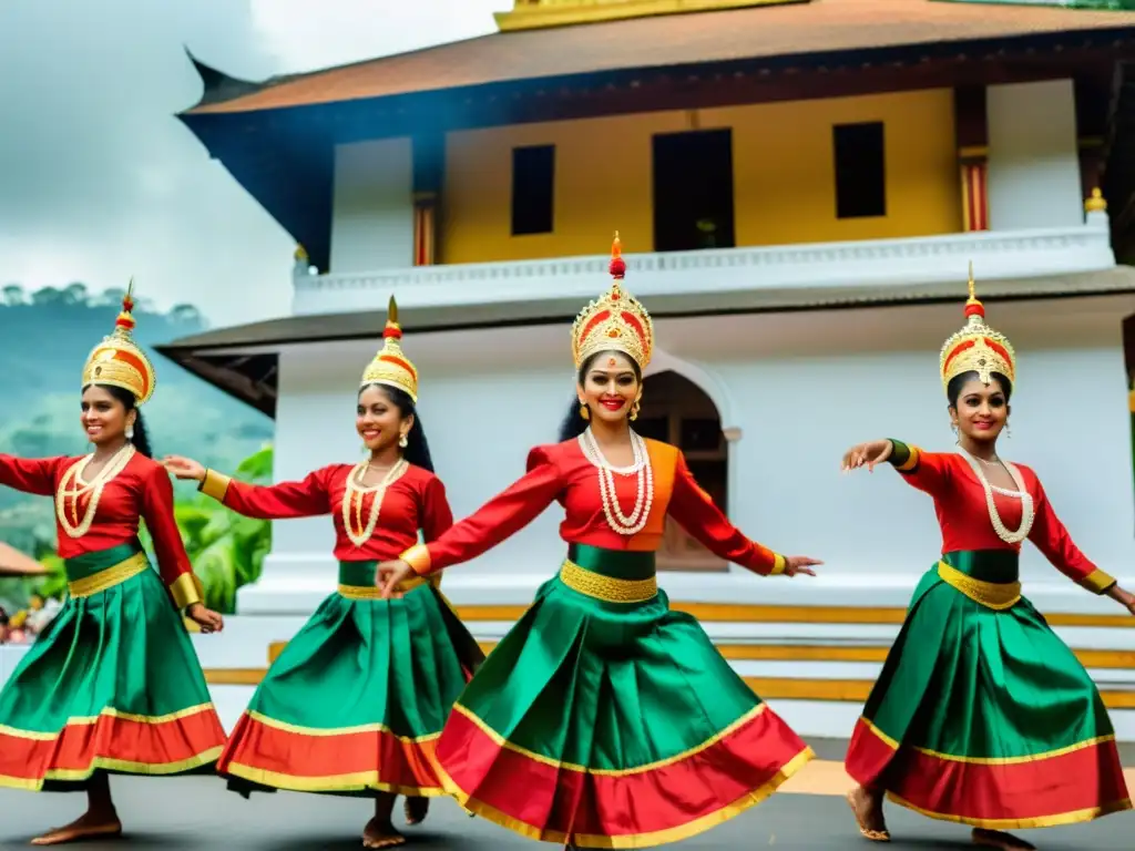 Grupo de bailarines tradicionales Kandyan realizando un cautivador baile en el Templo del Diente en Kandy, con la historia y significado cultural de la Perahera de Kandy