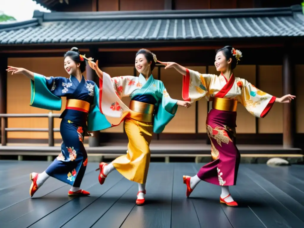 Grupo de bailarines en trajes japoneses tradicionales, celebrando el significado cultural del Festival Awa Odori en Tokushima con gracia y alegría